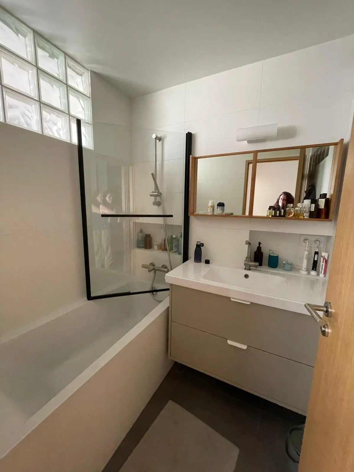 Salle de bain familiale moderne